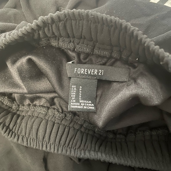 Forever 21 skirt - Picture 2 of 2